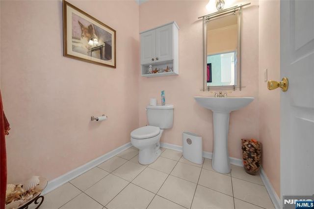 6 Breanne Court, East Hanover Twp, NJ 07936