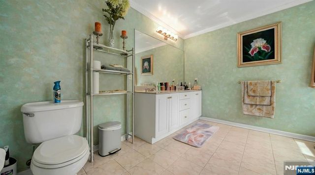 6 Breanne Court, East Hanover Twp, NJ 07936