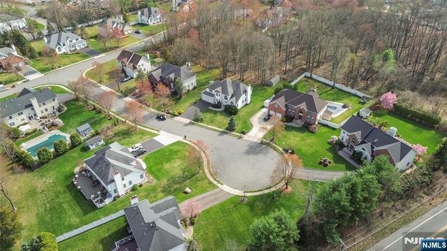 6 Breanne Court, East Hanover Twp, NJ 07936