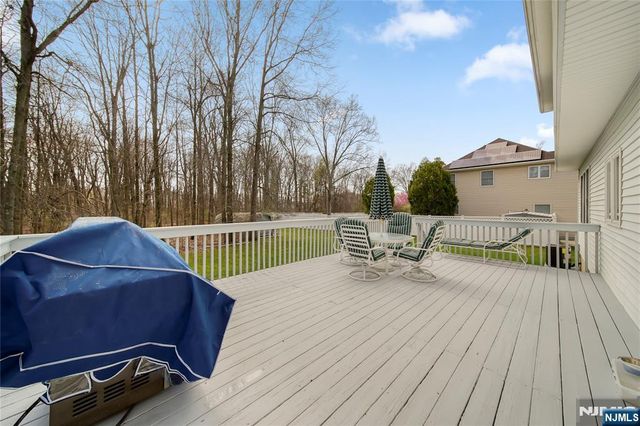 6 Breanne Court, East Hanover Twp, NJ 07936