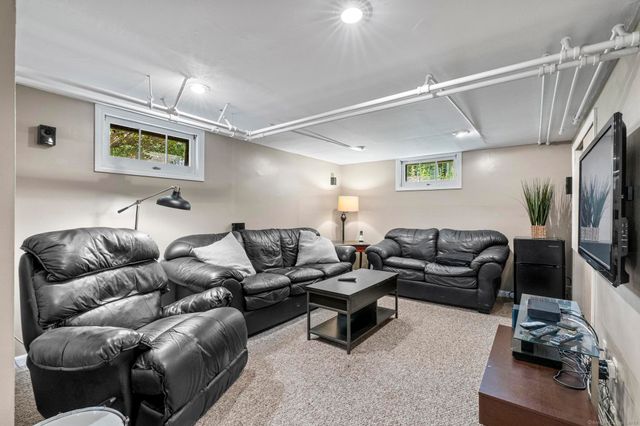 209 Ballard Drive, West Hartford, CT 06119