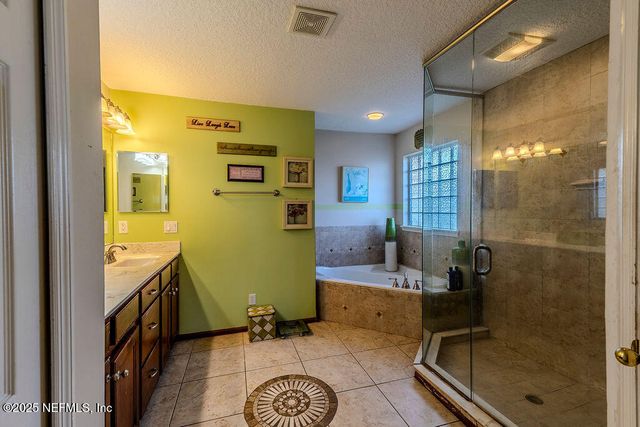 1402 HARRISON Court, Jacksonville, FL 32208