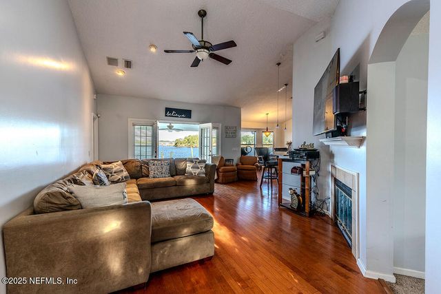 1402 HARRISON Court, Jacksonville, FL 32208