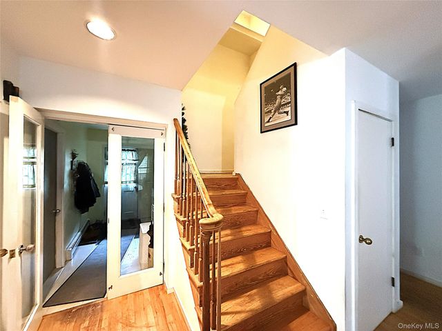 523 Hellwig Lane, West Islip, NY 11795