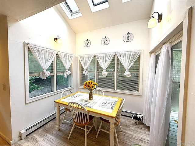 523 Hellwig Lane, West Islip, NY 11795