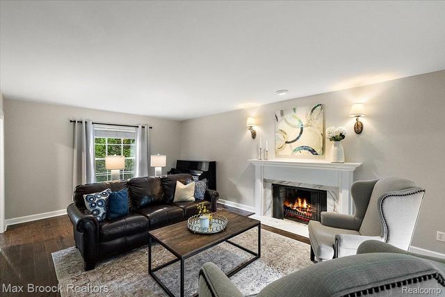 545 Whitehall Road, Bloomfield Hills, MI 48304