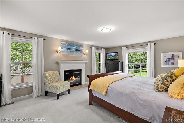 545 Whitehall Road, Bloomfield Hills, MI 48304
