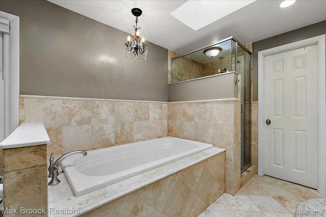 545 Whitehall Road, Bloomfield Hills, MI 48304