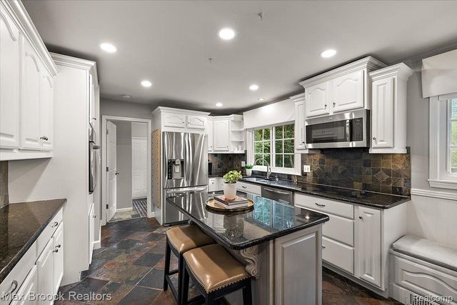 545 Whitehall Road, Bloomfield Hills, MI 48304