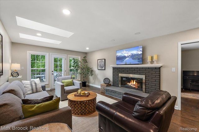 545 Whitehall Road, Bloomfield Hills, MI 48304