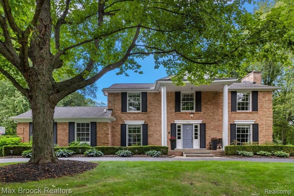 545 Whitehall Road, Bloomfield Hills, MI 48304