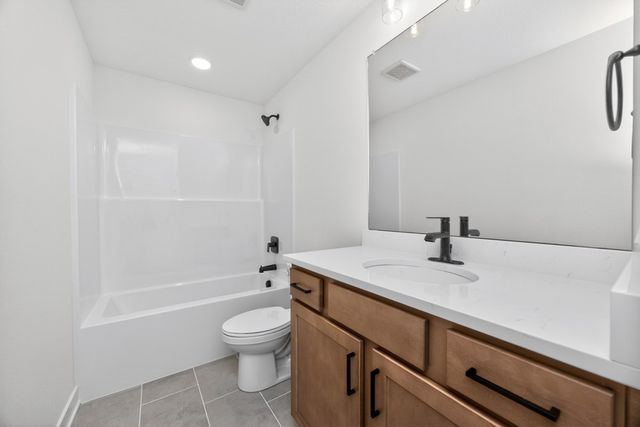 1625 NW Parkside Lane, Waukee, IA 50263