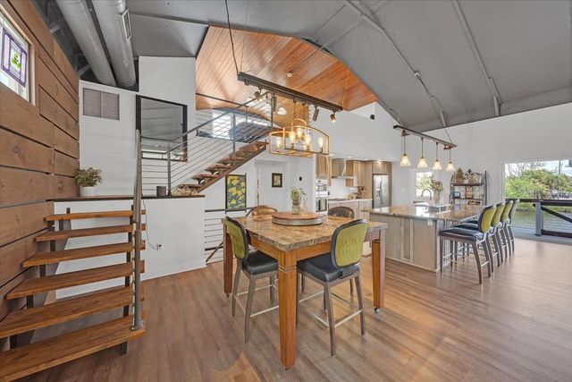 8813 S LAGOON STREET, Tampa, FL 33615