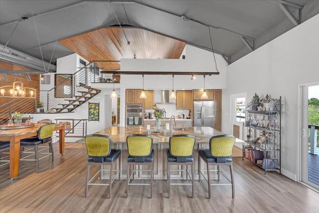 8813 S LAGOON STREET, Tampa, FL 33615