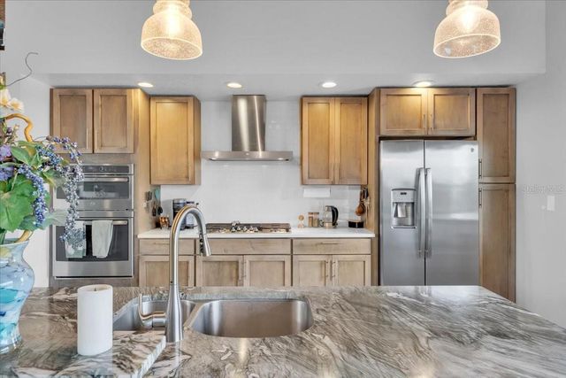 8813 S LAGOON STREET, Tampa, FL 33615