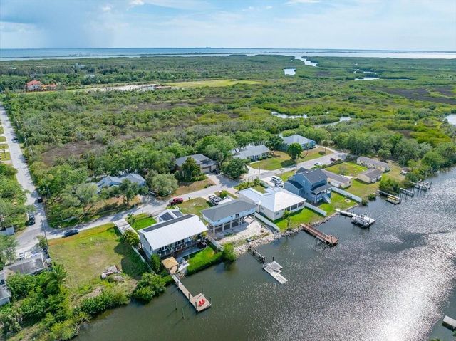 8813 S LAGOON STREET, Tampa, FL 33615