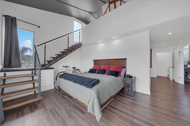 8813 S LAGOON STREET, Tampa, FL 33615