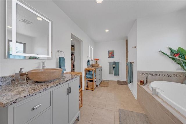 8813 S LAGOON STREET, Tampa, FL 33615