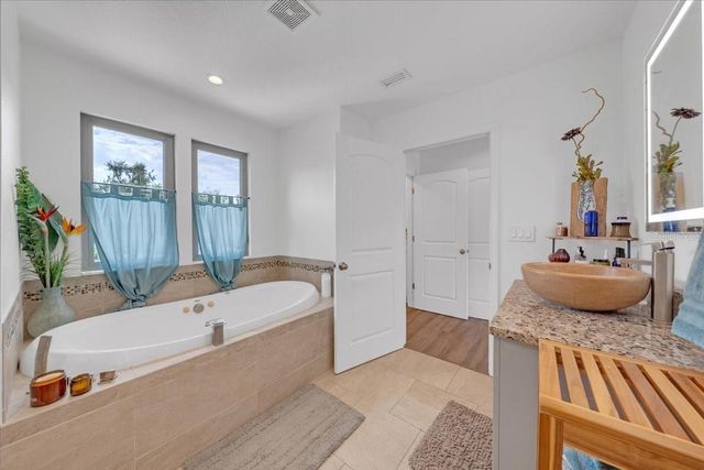 8813 S LAGOON STREET, Tampa, FL 33615