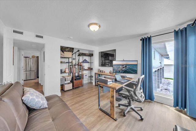 8813 S LAGOON STREET, Tampa, FL 33615