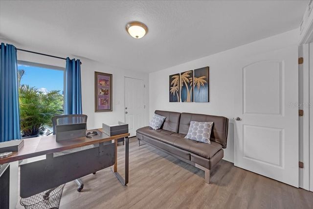 8813 S LAGOON STREET, Tampa, FL 33615