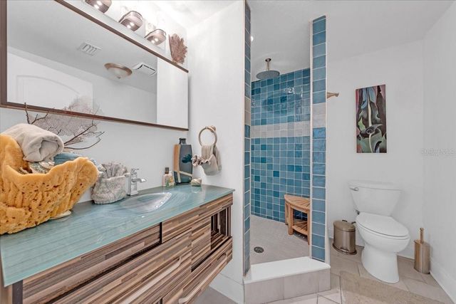 8813 S LAGOON STREET, Tampa, FL 33615