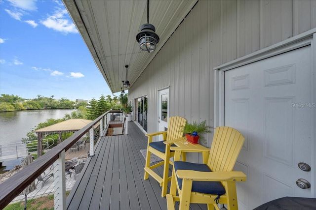 8813 S LAGOON STREET, Tampa, FL 33615