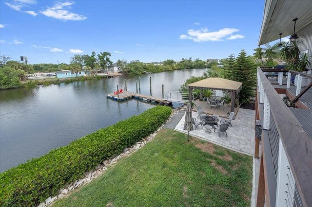 8813 S LAGOON STREET, Tampa, FL 33615