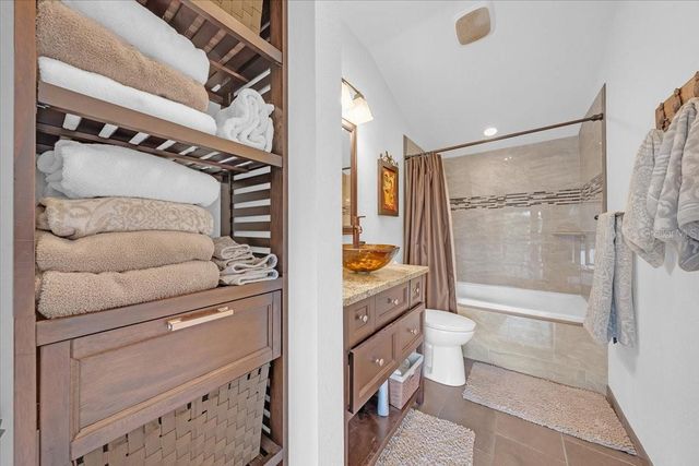 8813 S LAGOON STREET, Tampa, FL 33615