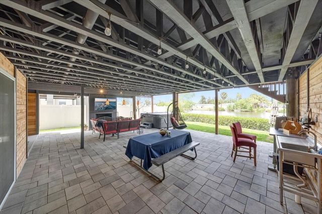 8813 S LAGOON STREET, Tampa, FL 33615