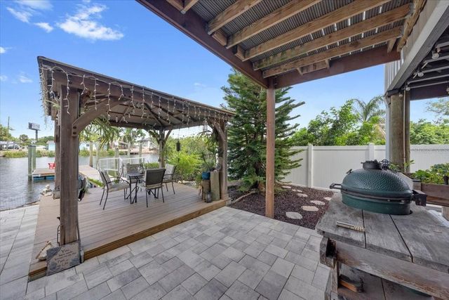 8813 S LAGOON STREET, Tampa, FL 33615