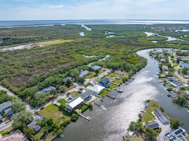 8813 S LAGOON STREET, Tampa, FL 33615