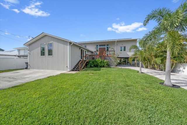 8813 S LAGOON STREET, Tampa, FL 33615
