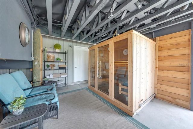 8813 S LAGOON STREET, Tampa, FL 33615