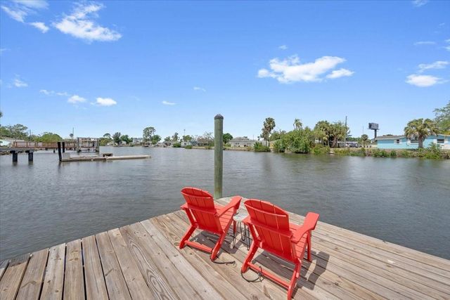 8813 S LAGOON STREET, Tampa, FL 33615