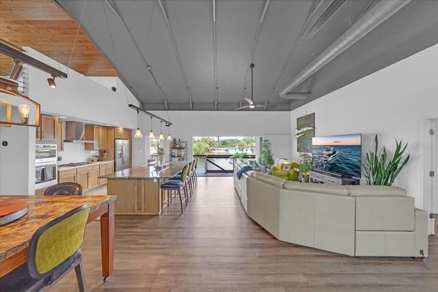 8813 S LAGOON STREET, Tampa, FL 33615