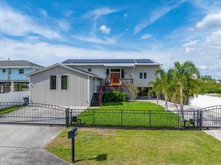 8813 S LAGOON STREET, Tampa, FL 33615