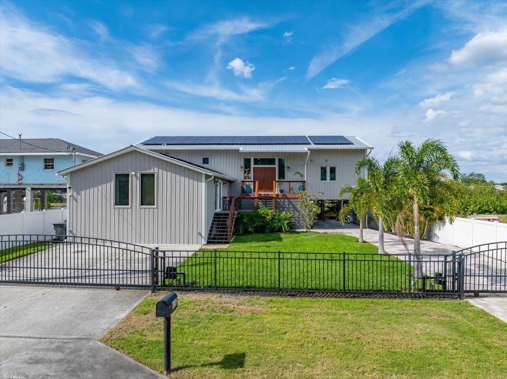 8813 S LAGOON STREET, Tampa, FL 33615