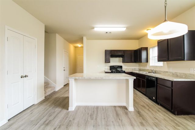 9 Lavida Court, Manvel, TX 77578