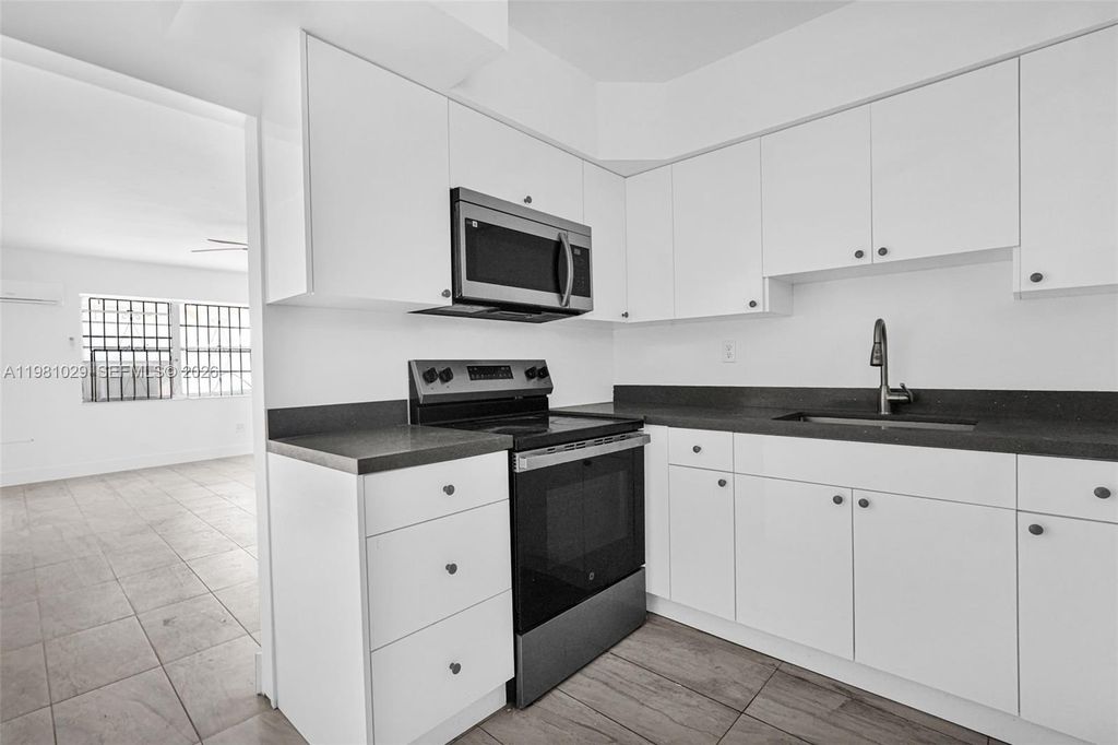 14600 NE 14th Avenue 1, Miami, FL 33161