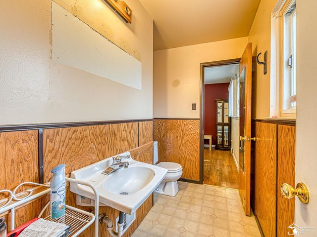 34627 Nancy Street, Westland, MI 48186