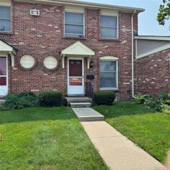 19812 Great Oaks Circle 371, Clinton Charter Township, MI 48036