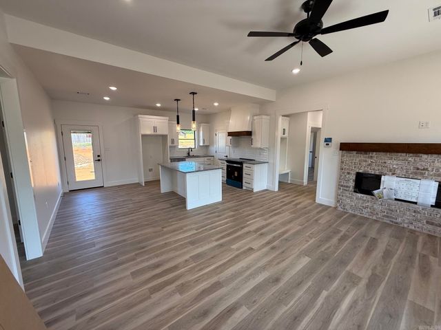 12 Odessa Davis Drive, Greenbrier, AR 72058