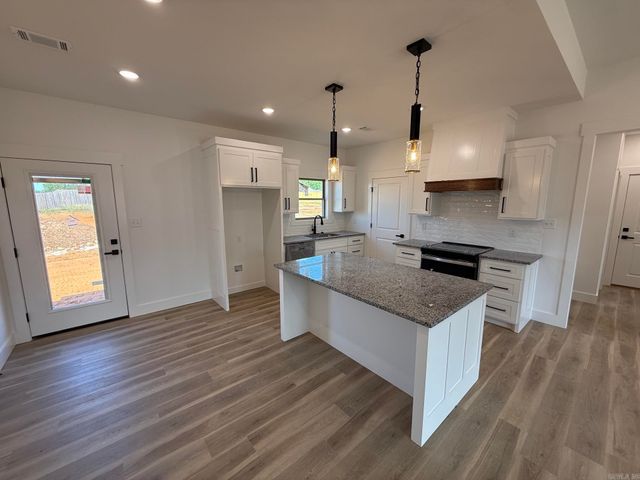 12 Odessa Davis Drive, Greenbrier, AR 72058