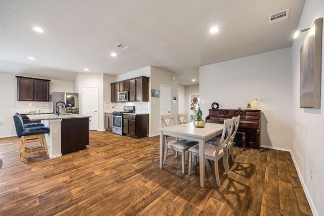 950 Autumn Flats Way, Rosharon, TX 77583