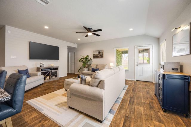 950 Autumn Flats Way, Rosharon, TX 77583