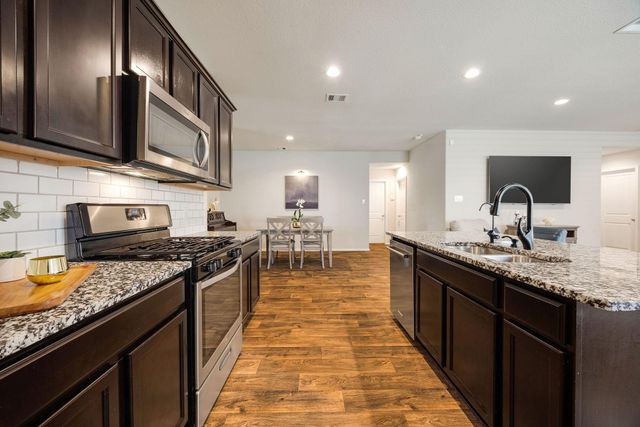 950 Autumn Flats Way, Rosharon, TX 77583