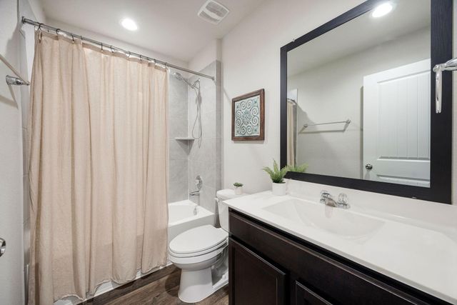 950 Autumn Flats Way, Rosharon, TX 77583