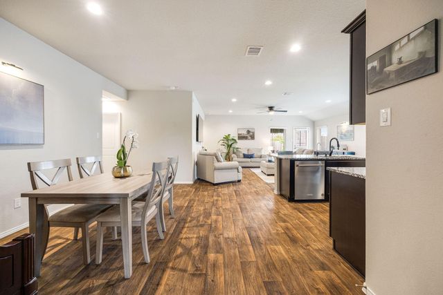 950 Autumn Flats Way, Rosharon, TX 77583