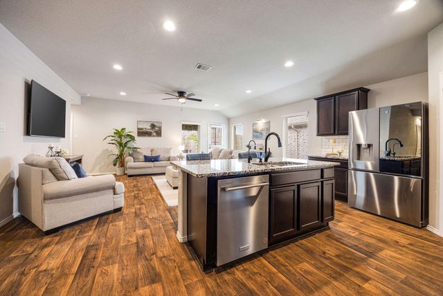 950 Autumn Flats Way, Rosharon, TX 77583